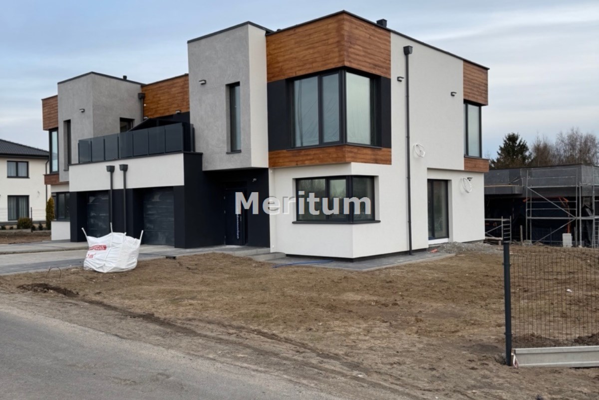 dom na sprzedaż, 6 pokoi, 170 m<sup>2</sup> - Osielsko, Niemcz